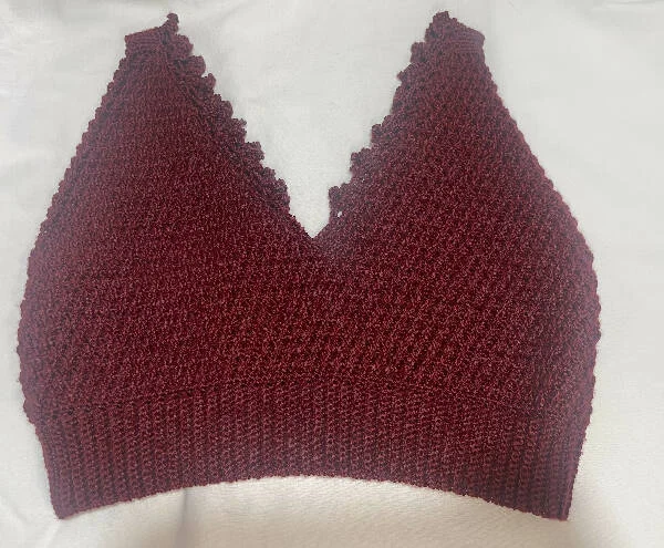 It’s So Yarn Handmade Crochet V-Neck Crop Top M Seamless Knitted Crochet