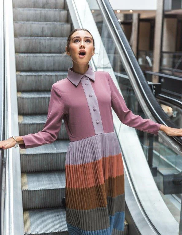 Petite Ruelle Mod Pleat Dress